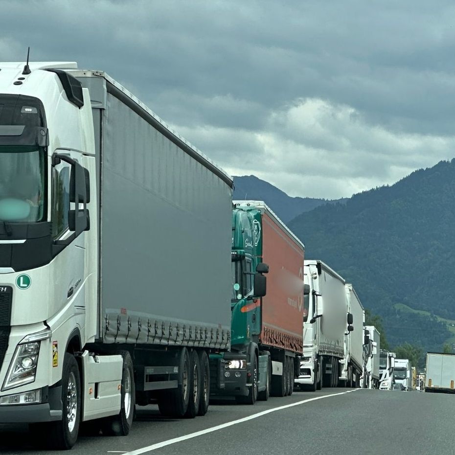 Wie Mitarbeiter im Betriebsgebiet mit dem Stau umgehen.