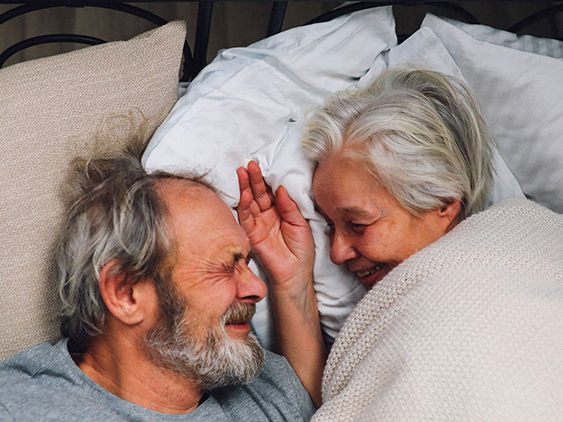 Lächelnd in die Zukunft: Erfahre, wie du deine Pension sorgenfrei planen, den Antrag richtig stellen und dazuverdienen kannst. Lächelnd in die Zukunft: Erfahre, wie du deine Pension sorgenfrei planen, den Antrag richtig stellen und dazuverdienen kannst.