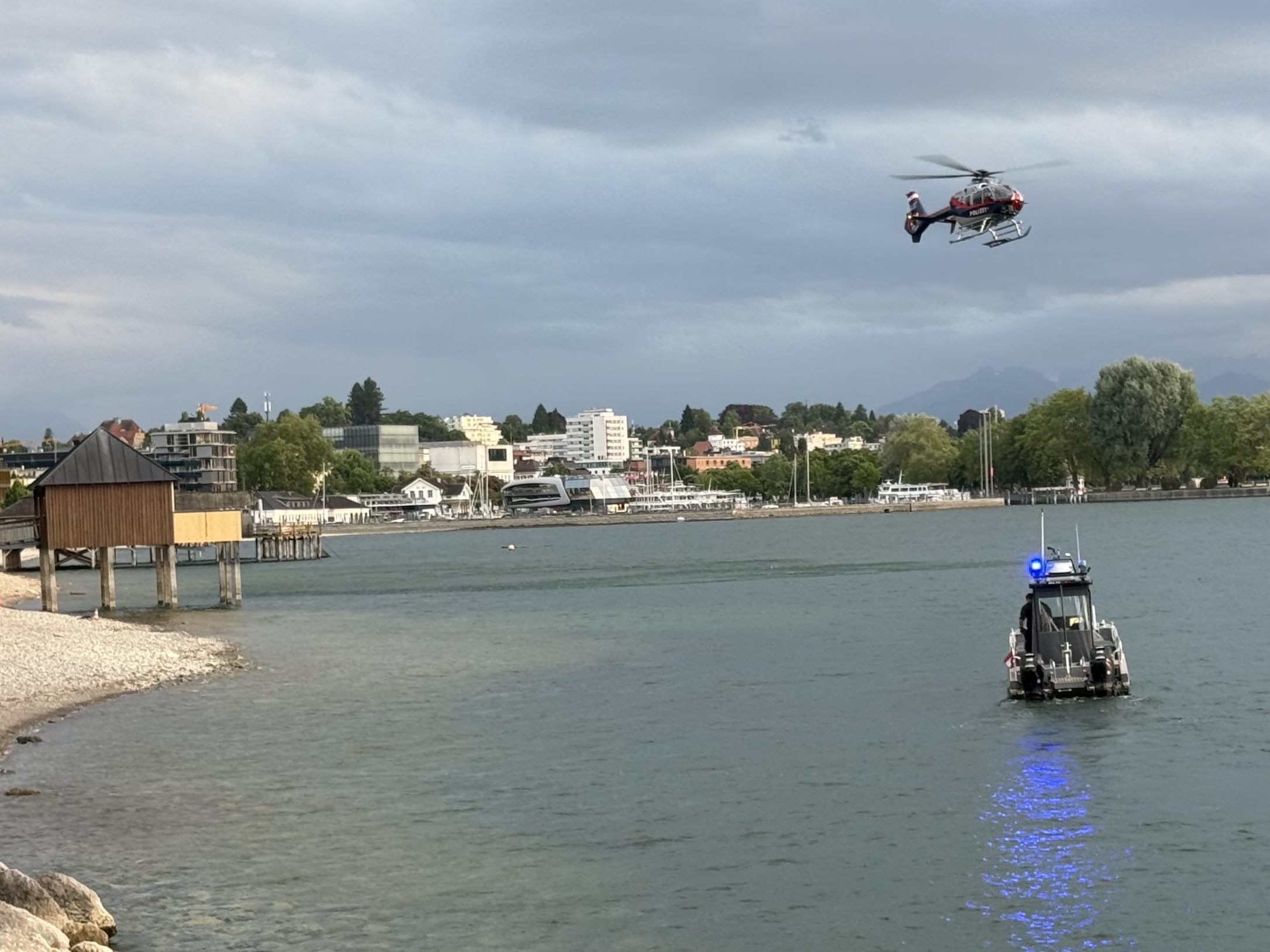 Eine vermisste Person wurde nahe der "Mili" im Bodensee vermutet. Eine vermisste Person wurde nahe der "Mili" im Bodensee vermutet.