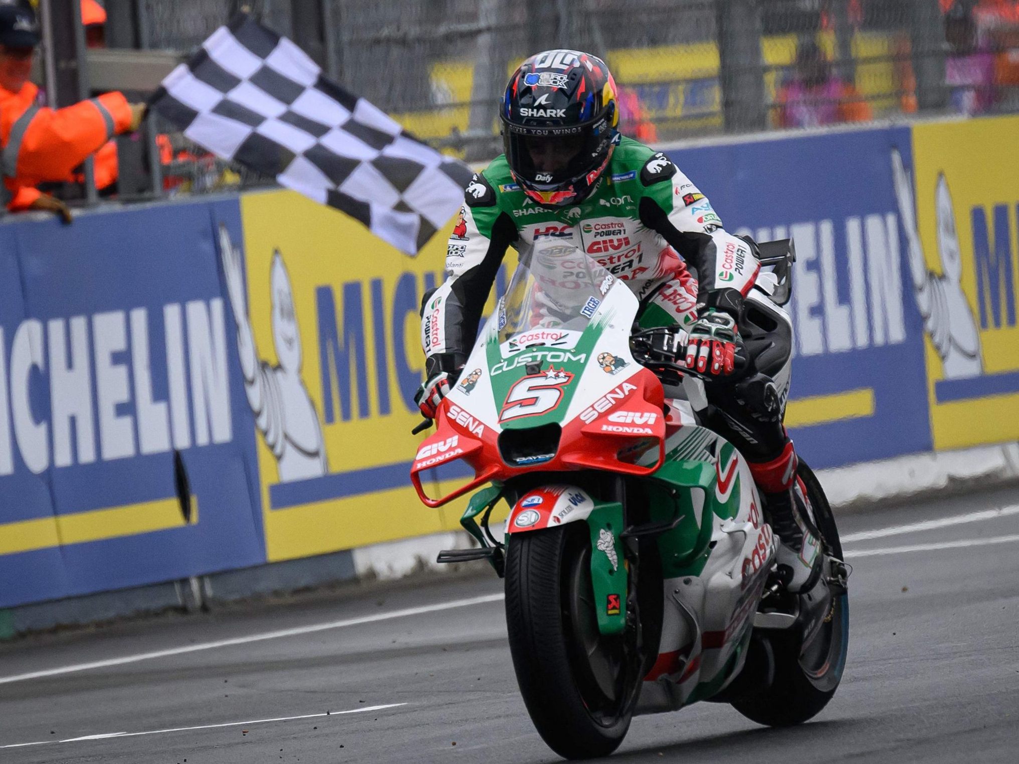 Zarco gewann mit mehr als 20 Sekunden Vorsprung. Zarco gewann mit mehr als 20 Sekunden Vorsprung.
