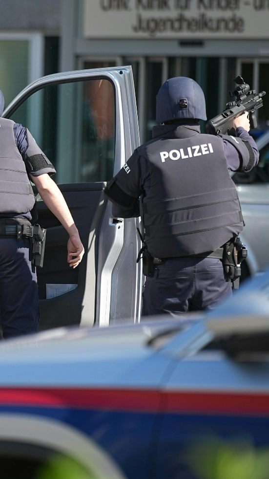 Polizei auf der Suche nach bewaffnetem Mann bei Wiener AKH