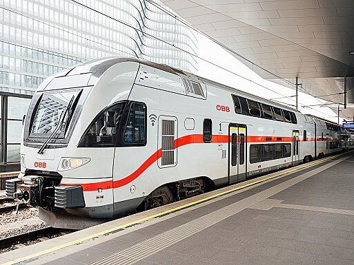 Die ÖBB kaufen 17 modernisierte KISS-Züge von der Deutschen Bahn. Die ÖBB kaufen 17 modernisierte KISS-Züge von der Deutschen Bahn.