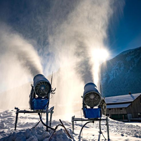 Künftig soll die Genehmigung für eine Beschneiungsanlage doppelt so lang gültig sein.