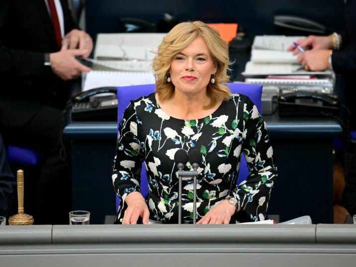 Bundestagspräsidentin Julia Klöckner verkündete das Ergebnis der Wahl. Bundestagspräsidentin Julia Klöckner verkündete das Ergebnis der Wahl.