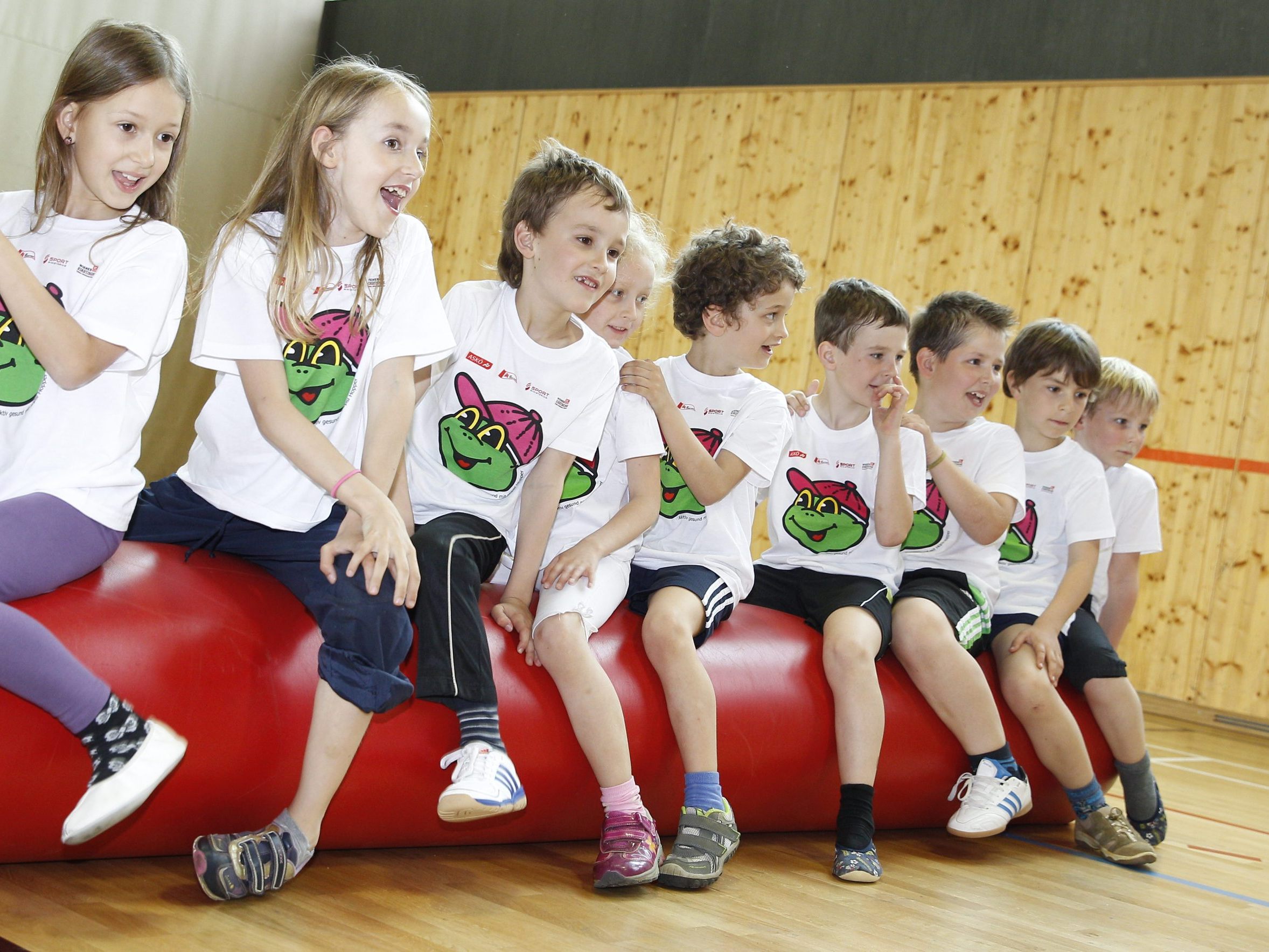 Bewegung ist wichtig für Kinder. Bewegung ist wichtig für Kinder.