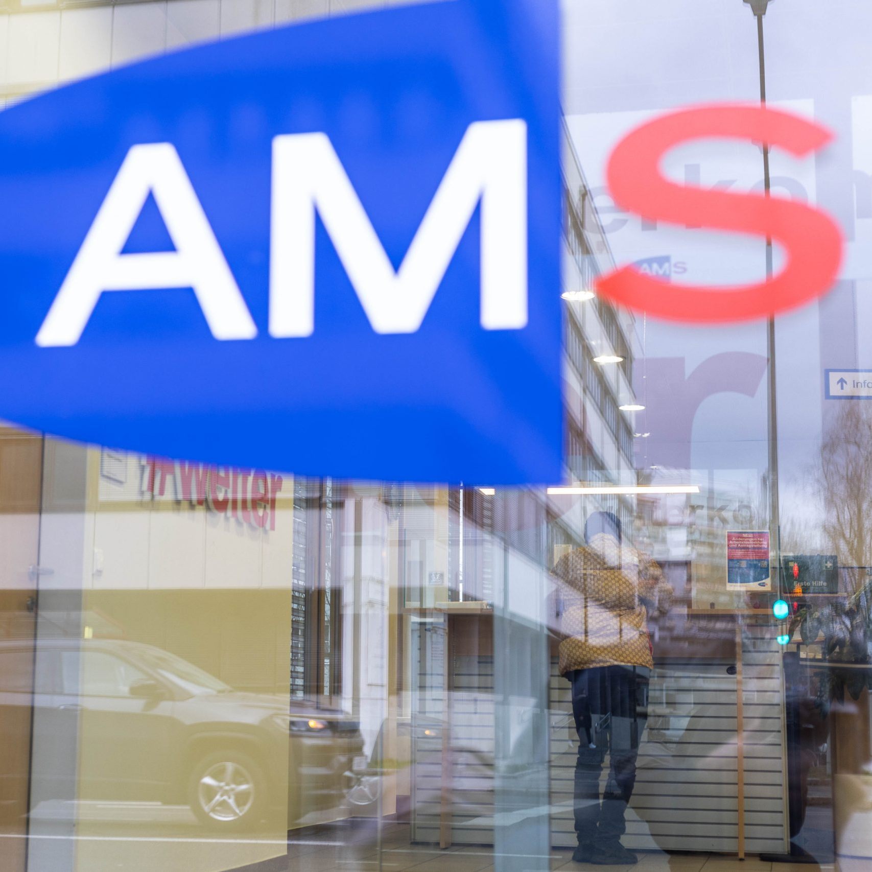 Ab 1. Juli 2025 gelten beim AMS neue Fristen und digitale Pflichten für Arbeitslose. Was sich ändert und worauf Sie achten müssen.