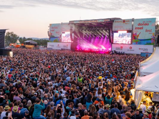 16-B-hnen-200-Acts-No-Angels-Das-Donauinselfest-geht-los