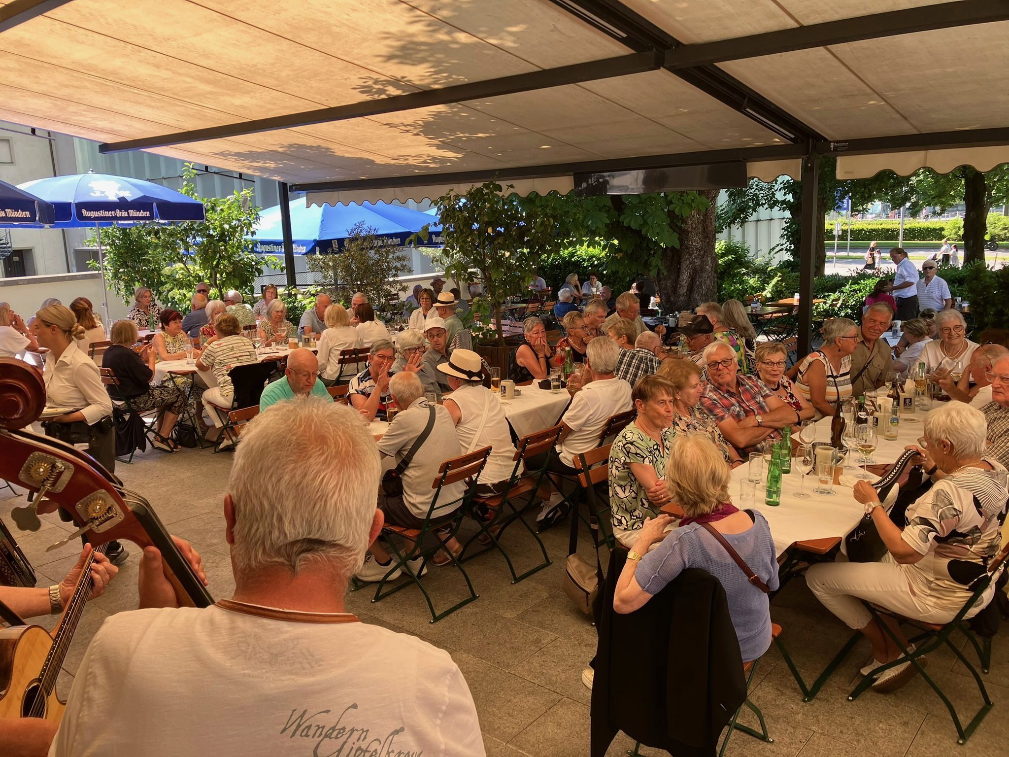 V50plus Bregenz-Grillfest im wunderschönen Kornmesser-Garten