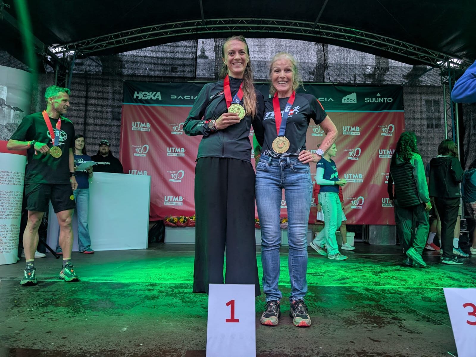 Die TRT Läuferinnen Sandra Stroppa und Eva Aschaber beim Mozart Marathon