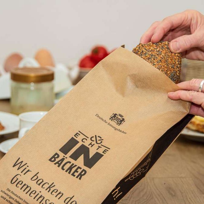 Nachhaltige Brötchentüte: Umweltfreundlich & kreativ © Petra Nowack/penofoto/Imago