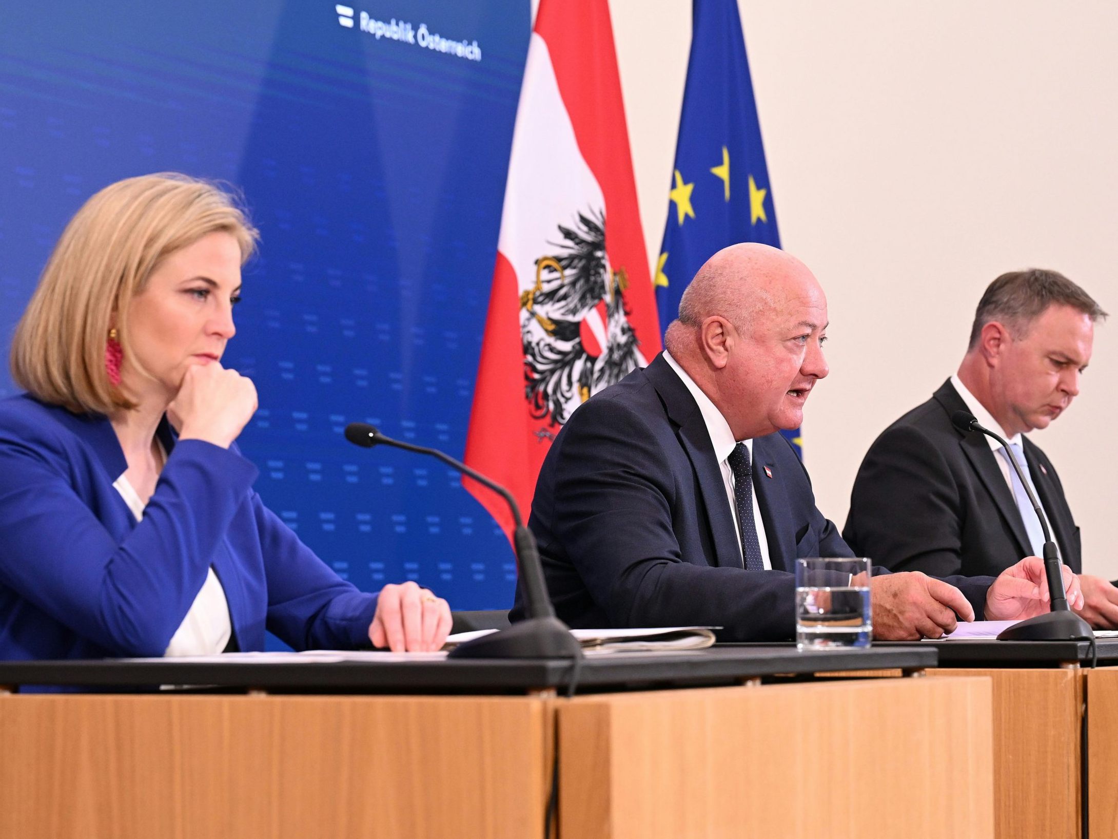 Am Mittwochnachmittag wird der Nationale Sicherheitsrat im Parlament einberufen. Am Mittwochnachmittag wird der Nationale Sicherheitsrat im Parlament einberufen.