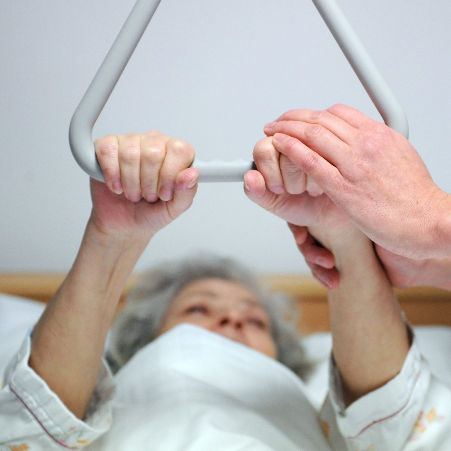 Beim Pflegegeld gibt es erstmals mehr als eine halbe Million Bezieher.