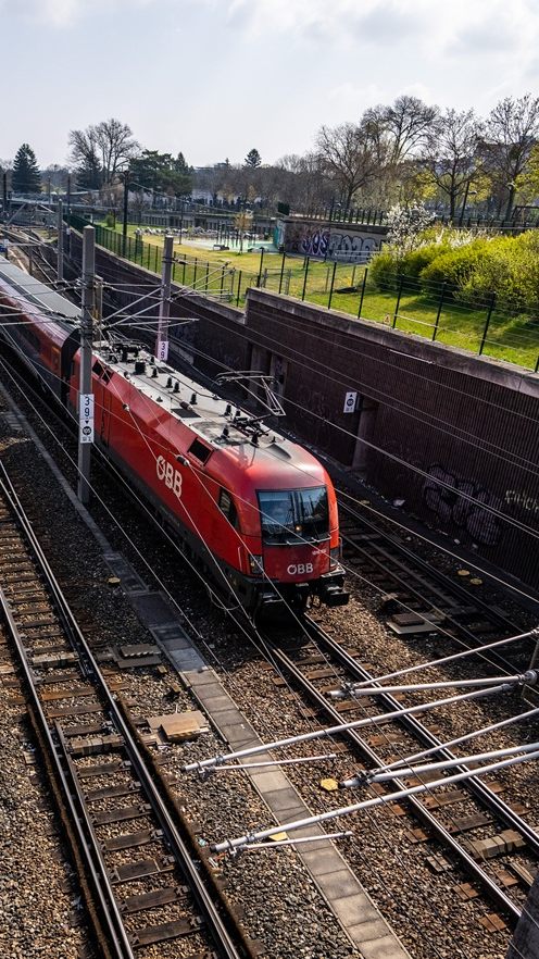 Auch die ÖBB steuern auf Fronleichnam zu.