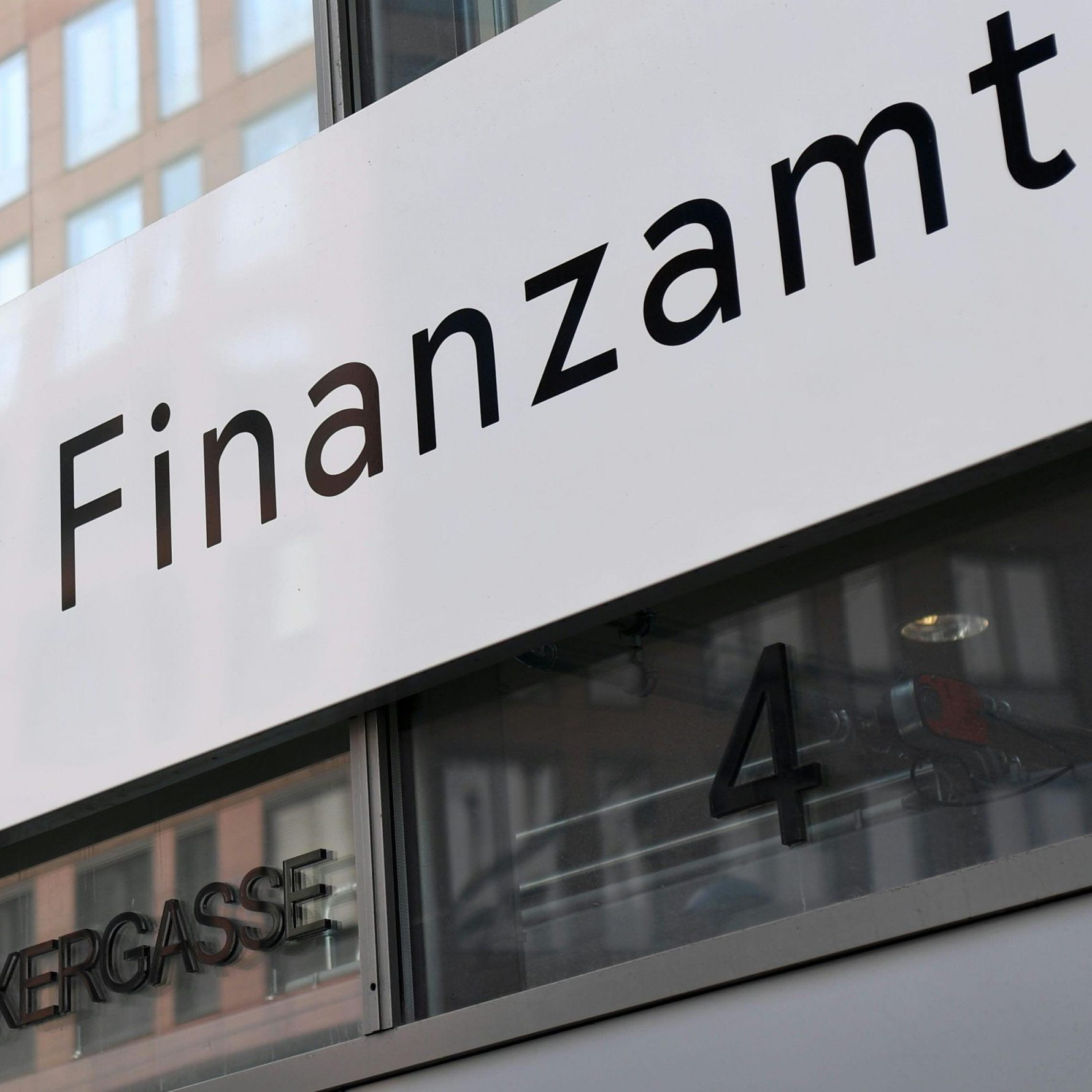 Ab Juli gibt es 378 € automatisch vom Finanzamt – mit einem eigenen Antrag lassen sich bis zu 1.000 € Rückzahlung erzielen.