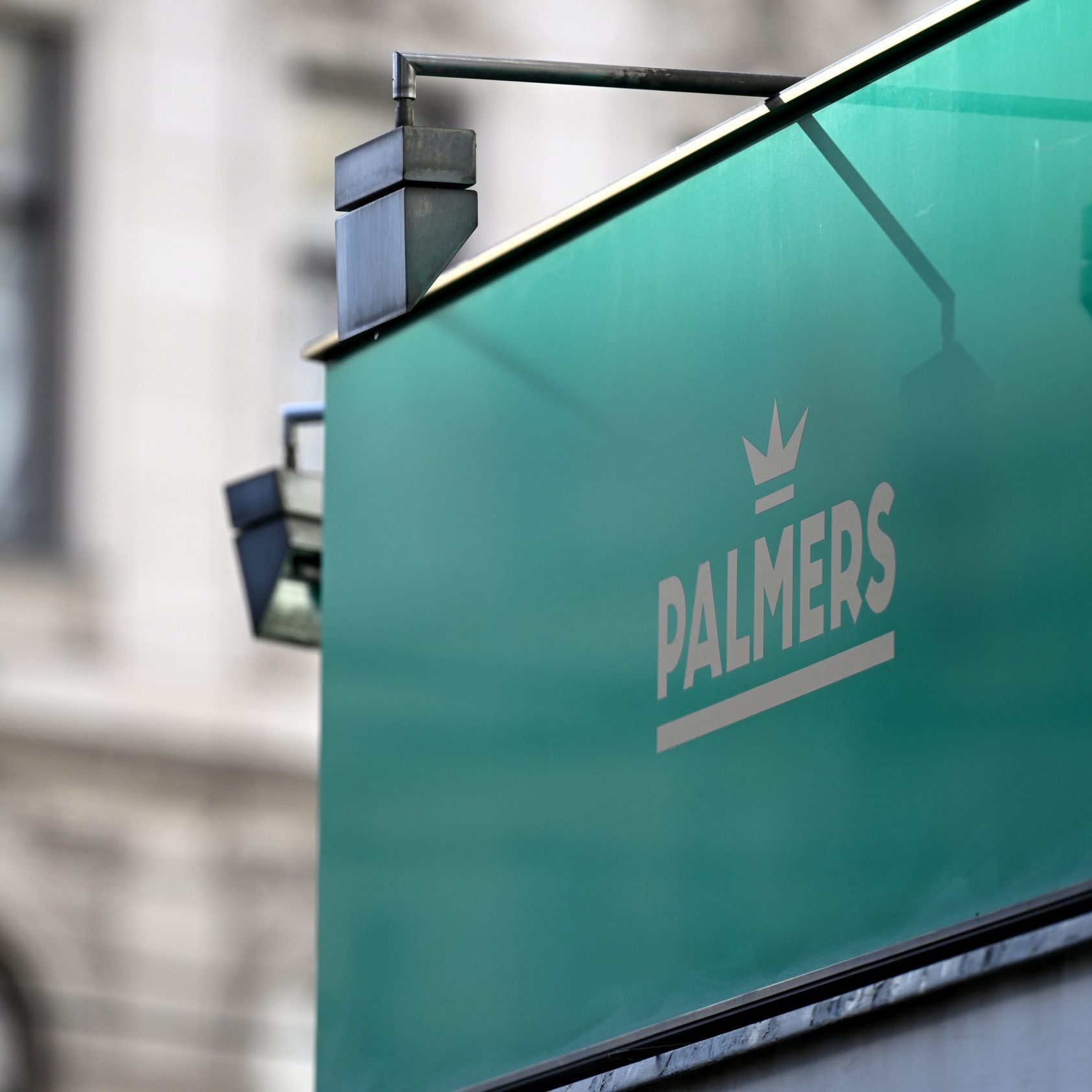 Change of Scandinavia mit Palmers-Übernahme.