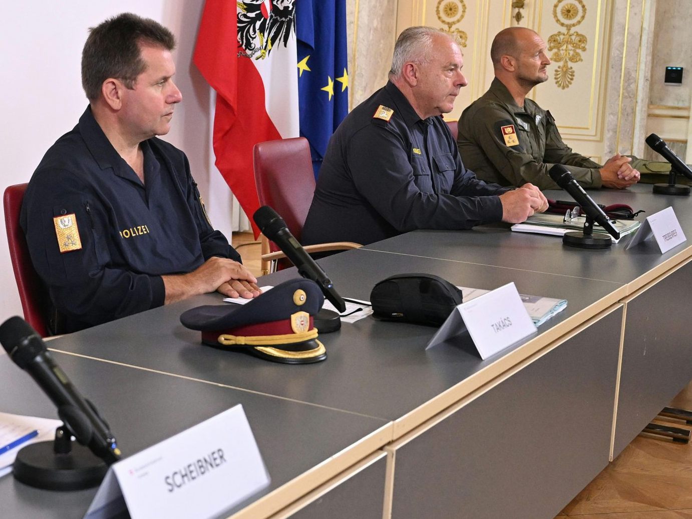 Beim Pressegespräch zu Amoklagen traten Michael Takacs, Bernhard Treibenreif, Kurt Kornberger und Peter Scheibner im Innenministerium auf.