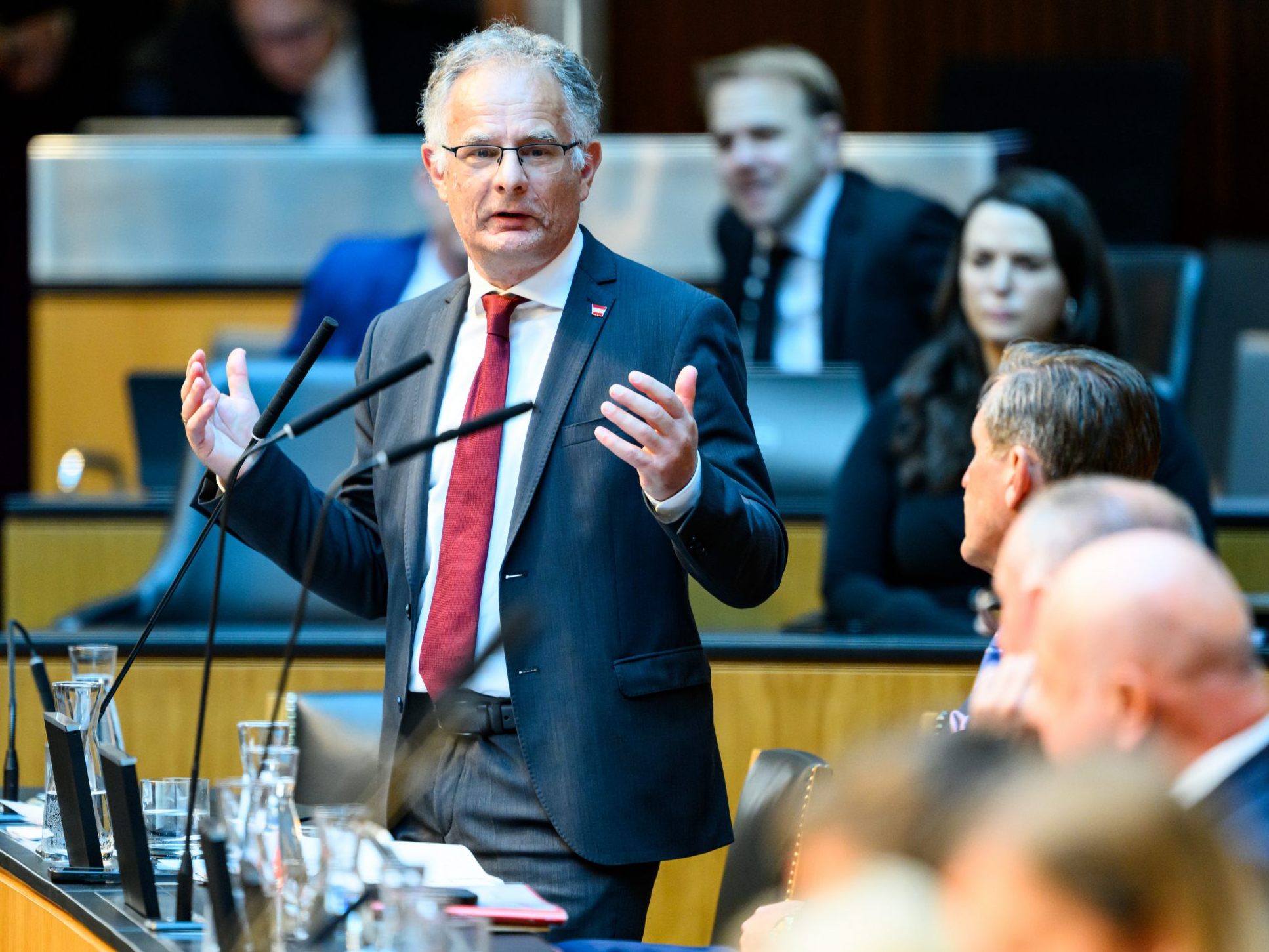 Kontroversielle Debatten zu Familien, Verteidigung und Mobilität Kontroversielle Debatten zu Familien, Verteidigung und Mobilität