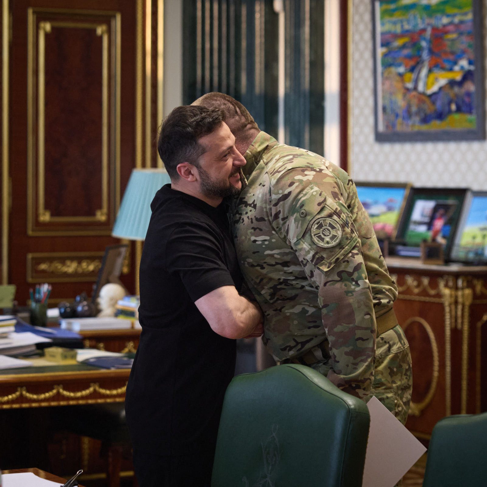 Präsident Wolodymyr Selenskyj gratuliert dem Chef des Inlandsgeheimdienstes