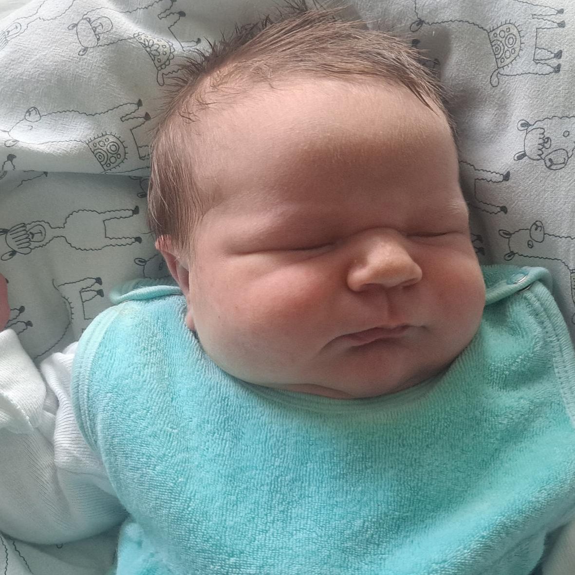 Die gesamte Redaktion von VOL.AT gratuliert herzlich zur Geburt von Tobias Johann. Wir wünschen der Familie viele unvergessliche Momente voller Liebe und Freude mit ihrem kleinen Frühlingswunder.