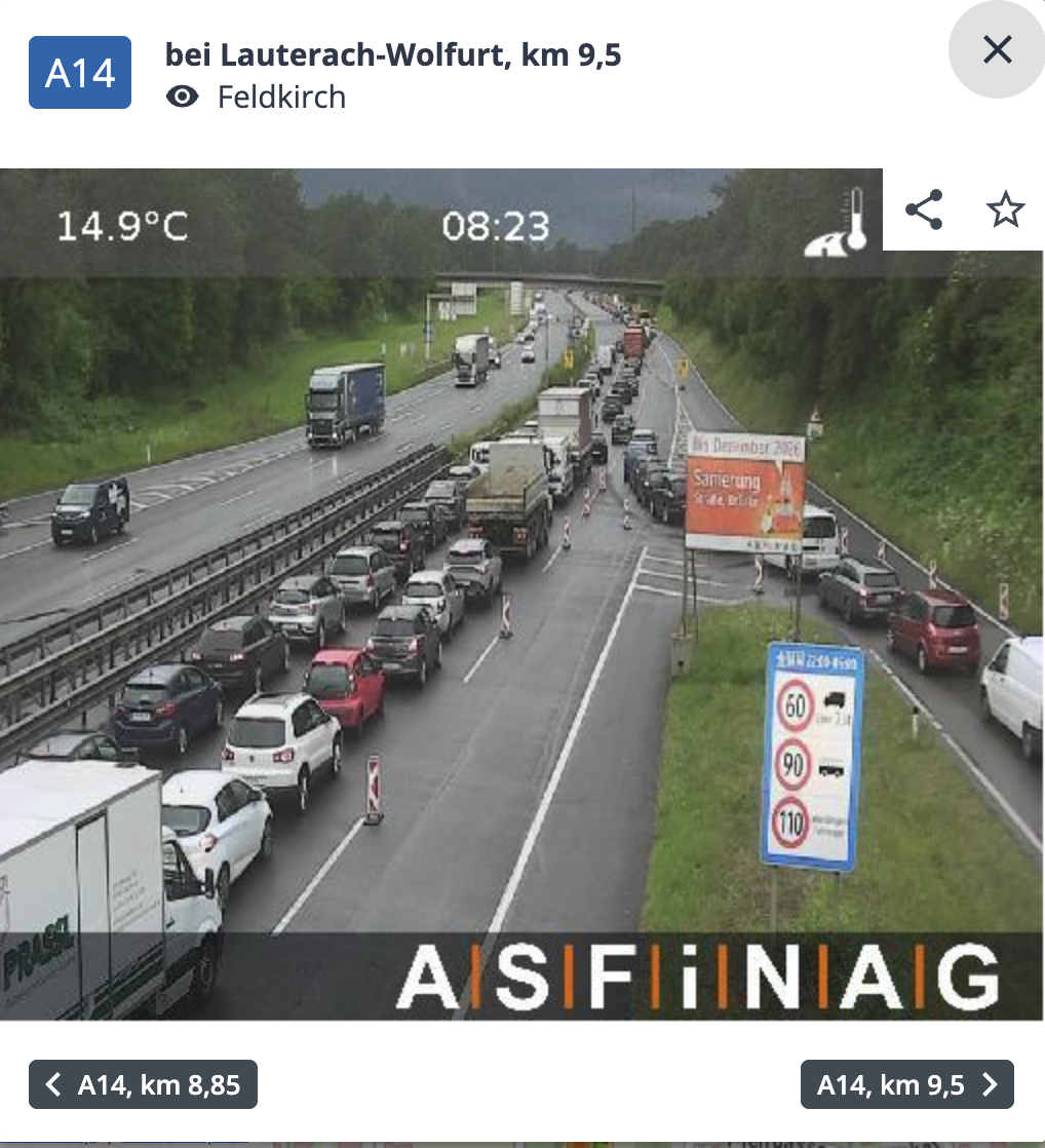 Auf der A14 nach dem Pfändertunnel in Fahrtrichtung Bludenz. Auf der A14 nach dem Pfändertunnel in Fahrtrichtung Bludenz.