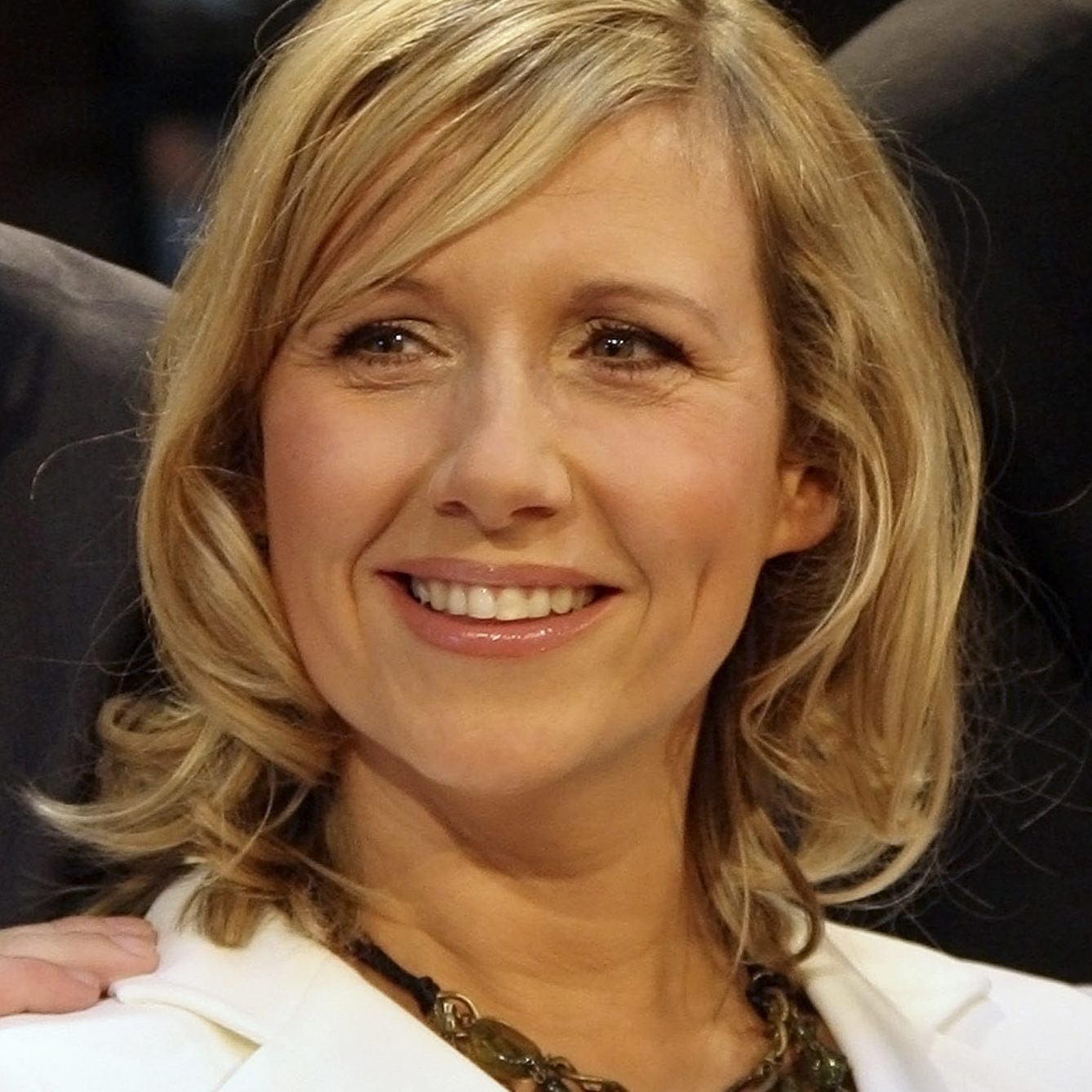 Andrea Kiewel kehrt trotz Umweltkritik in den ZDF-Fernsehgarten zurück. Erfahren Sie mehr über ihr Comeback und die Diskussionen um ihre Reisen.