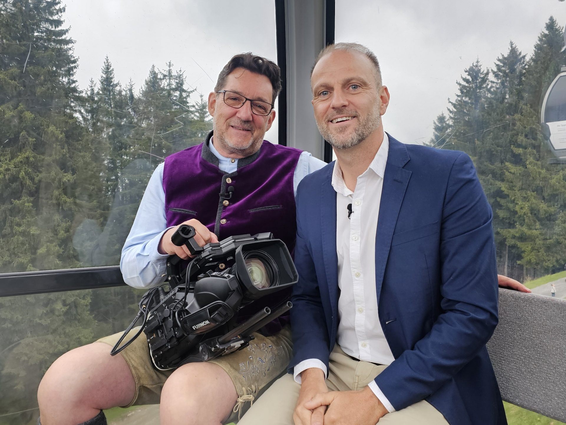 Daniel Siegl ist als Senecura Regionalleiter von Tirol und Vorarlberg, zu Gast bei Andreas Seeburger in der Fernsehgondel am Muttersberg.