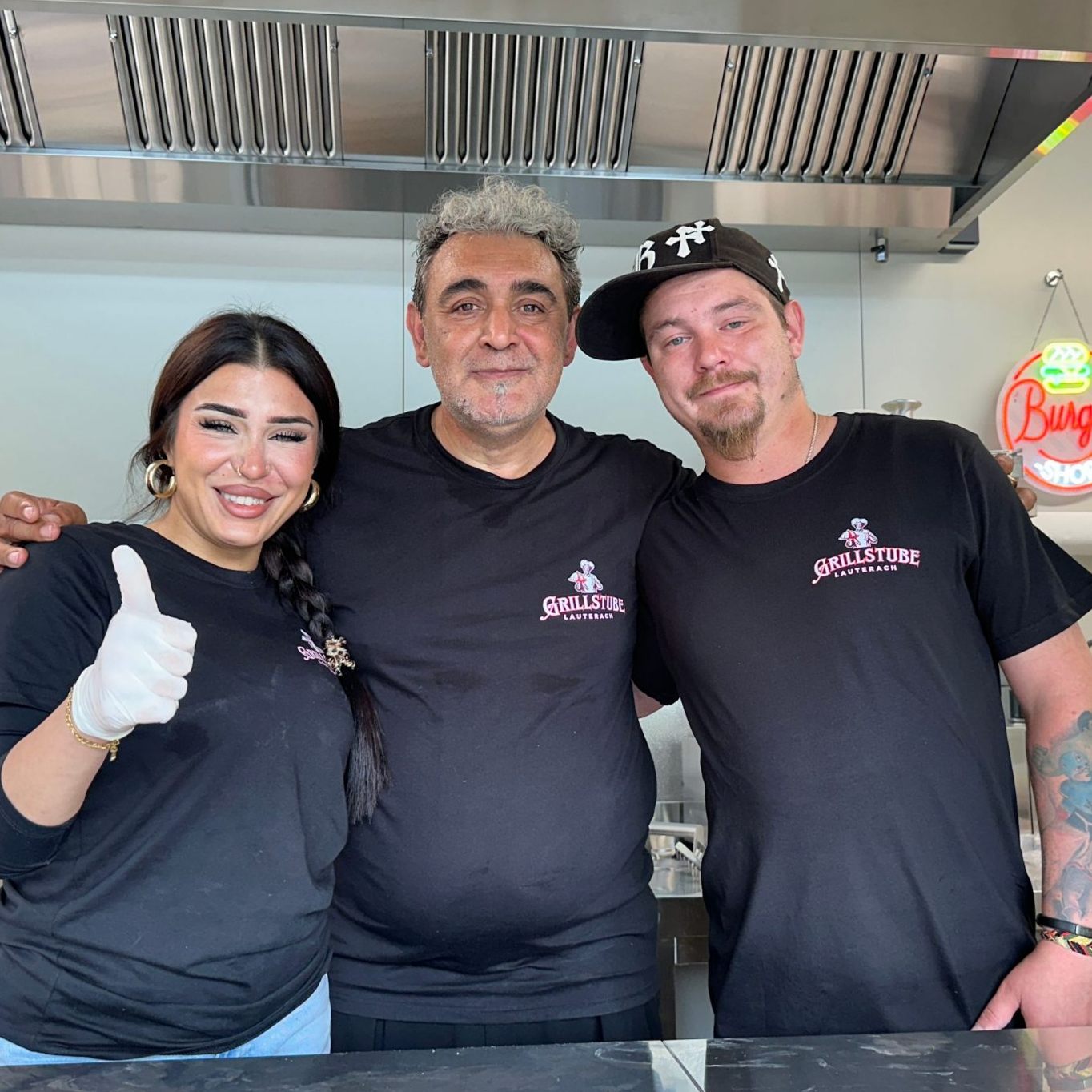 Dejan und sein Team freuen sich auf die ersten Gäste.