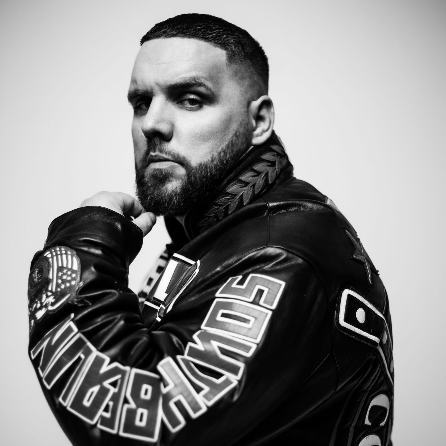 Fler zieht nach Zypern: Vom Berliner Rapper zur Casino-Connection. Gründe sind persönliche Schicksalsschläge und finanzielle Turbulenzen.