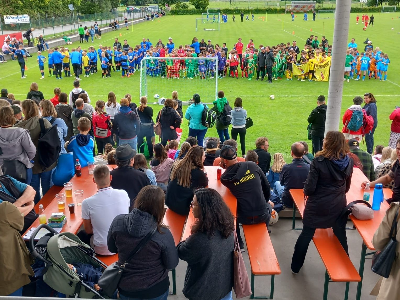 Am kommenden Wochenende ist wieder ordentlich was los auf dem Sportplatz!