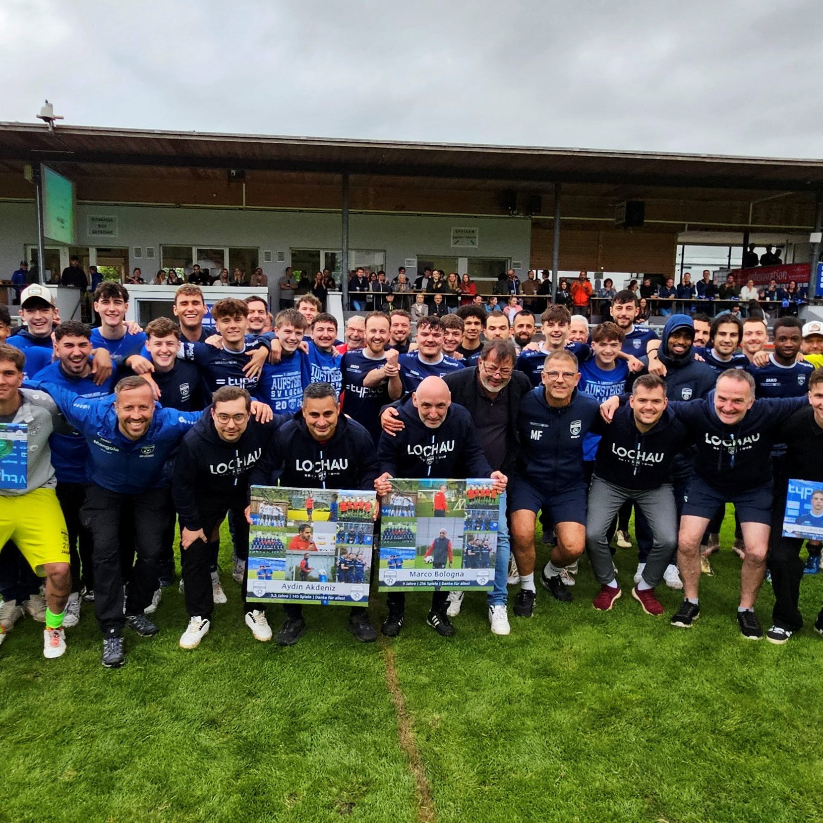 Vor toller Kulisse stand beim SV typico Lochau beim Meisterschaftsfinale im Stadion Hoferfeld die Verabschiedung verdienter Trainer und Spieler im Kreis der Aktiven und Fans im Mittelpunkt.