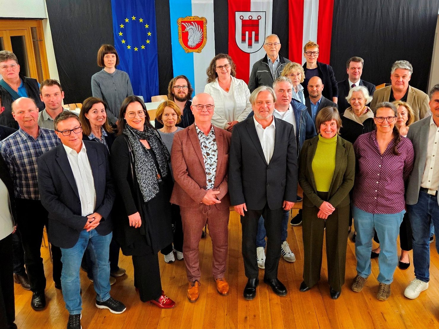 Mit neuen Mehrheitsverhältnissen, einem breiten Aufgabenfeld und der Neubesetzung der diversen Ausschüsse startete die neu gewählte Lochauer Gemeindevertretung (2025 bis 2030) in die neue Legislaturperiode. Mit neuen Mehrheitsverhältnissen, einem breiten Aufgabenfeld und der Neubesetzung der diversen Ausschüsse startete die neu gewählte Lochauer Gemeindevertretung (2025 bis 2030) in die neue Legislaturperiode.