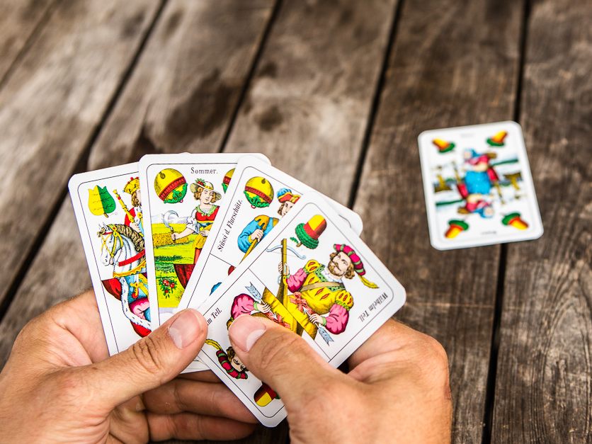 Österreich und Ungarn duellieren sich erstmals im Schnapsen. Österreich und Ungarn duellieren sich erstmals im Schnapsen.