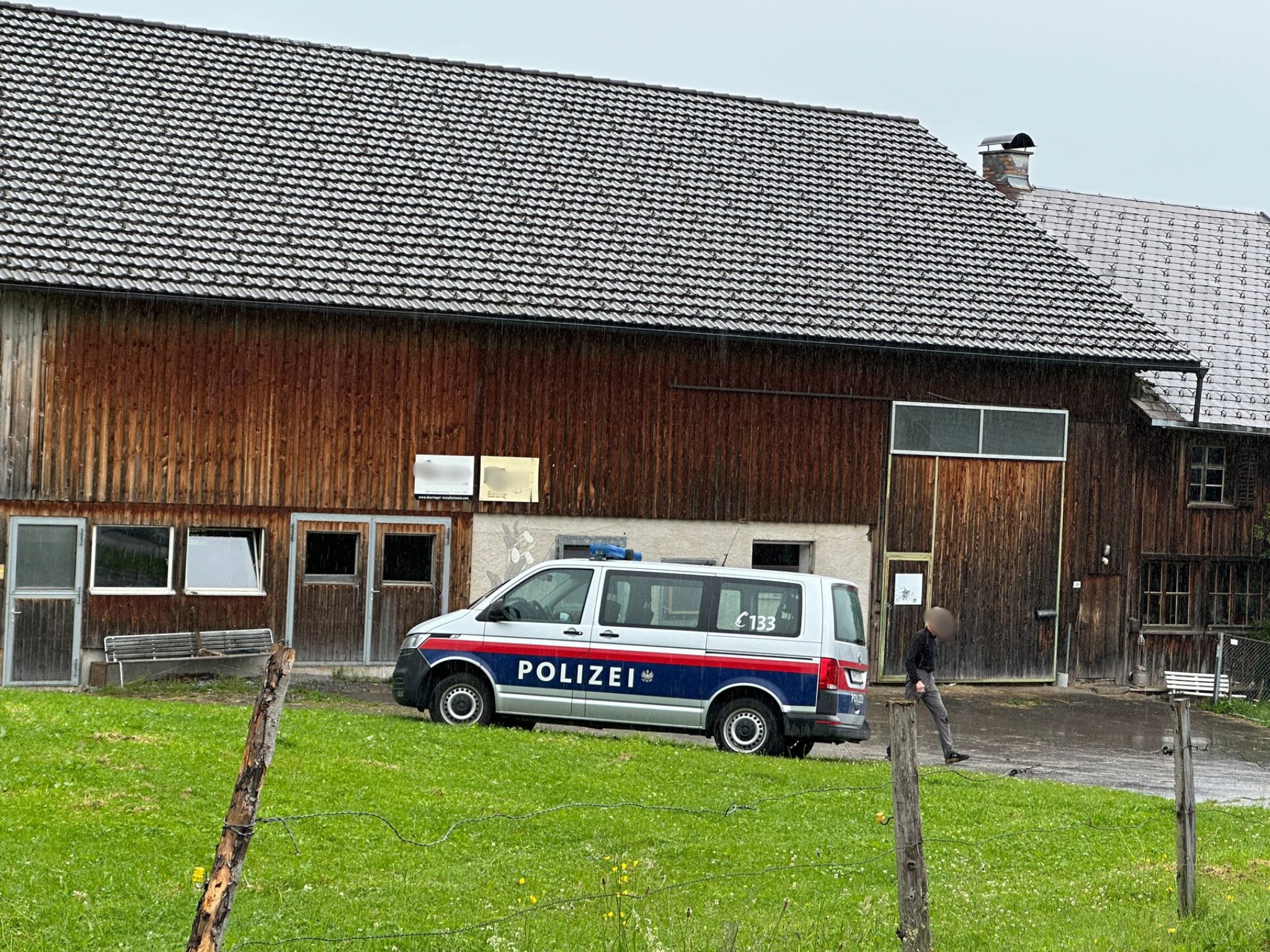 Arbeitsunfall in Schwarzenberg: Notarzt und Hubschrauber im Einsatz