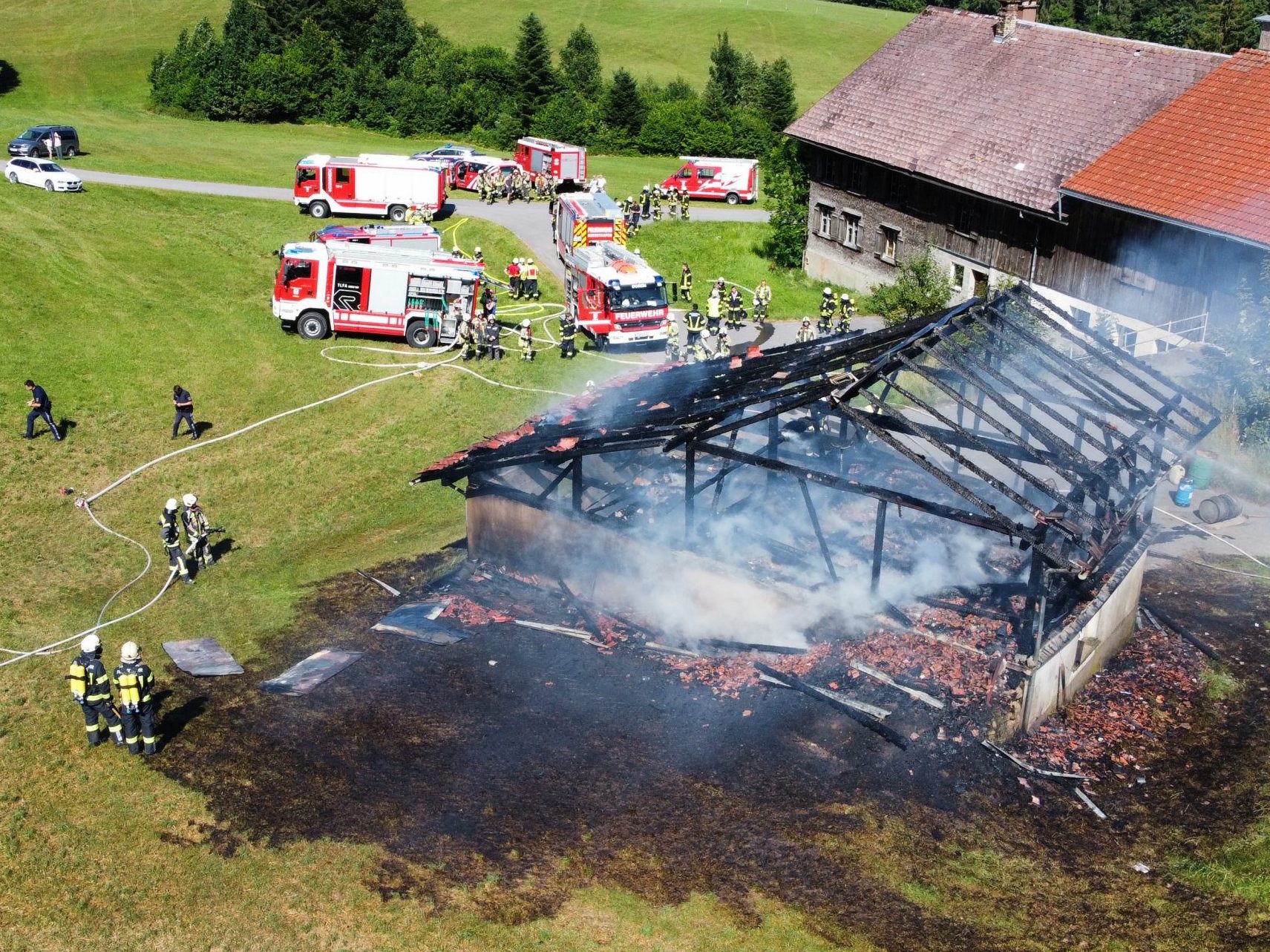 Die Maschinenhalle wurde ein Raub der Flammen.