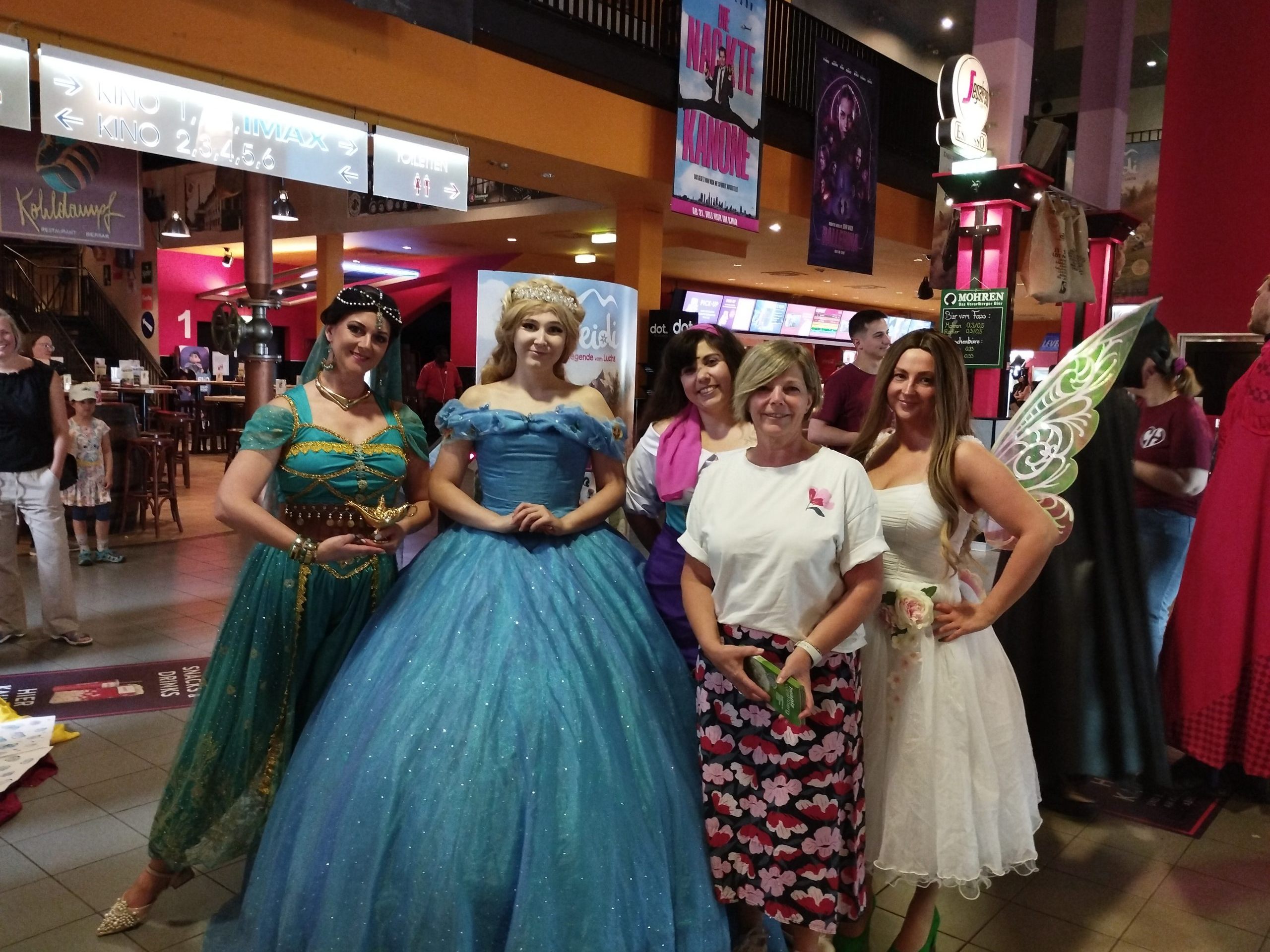 Die Charity Heroes und das HOKI-Team waren im Cineplexx in Hohenems zu Gast.