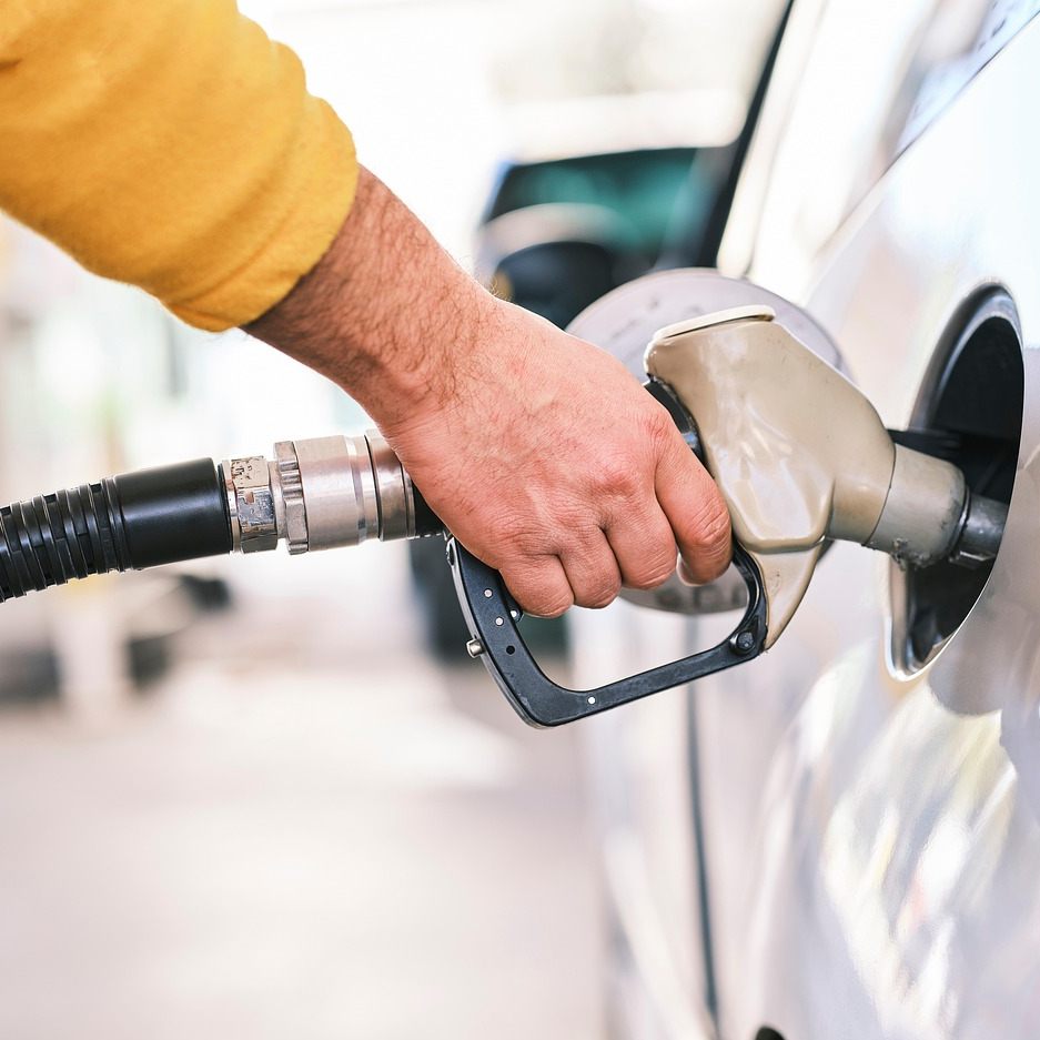 Tanken ist in vielen Reiseländern teurer als in Österreich.