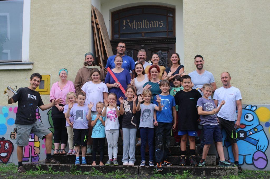 Poletno varstvo za otroke s posebnimi potrebami: Izzivi in rešitve