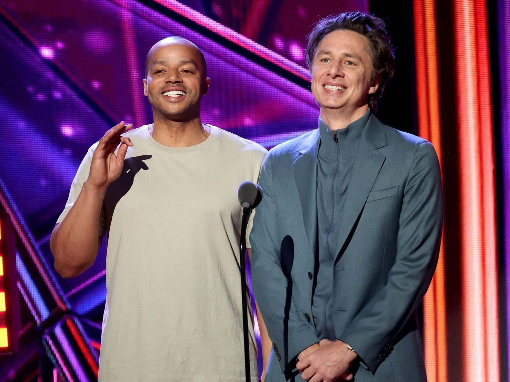 Zach Braff und Donald Faison kehren für die "Scrubs"-Neuauflage zurück. Zach Braff und Donald Faison kehren für die "Scrubs"-Neuauflage zurück.