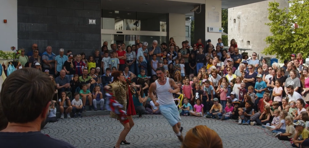 Festivali uličnih umetnosti so se odvijali v Feldkirchu in Wernu