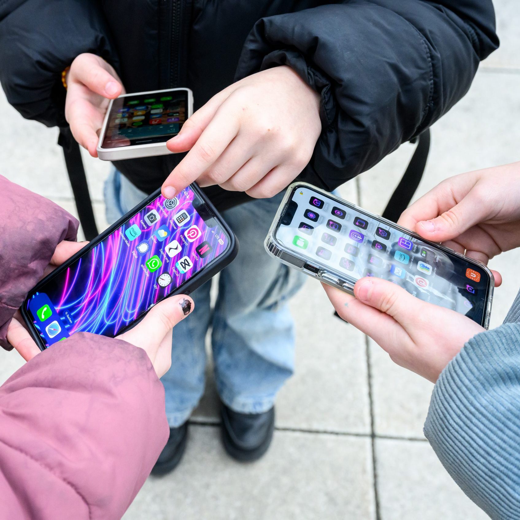 Jugendlichen sollte beim Thema Handysucht mehr Gehör geschenkt werden, so die Anthropologin.