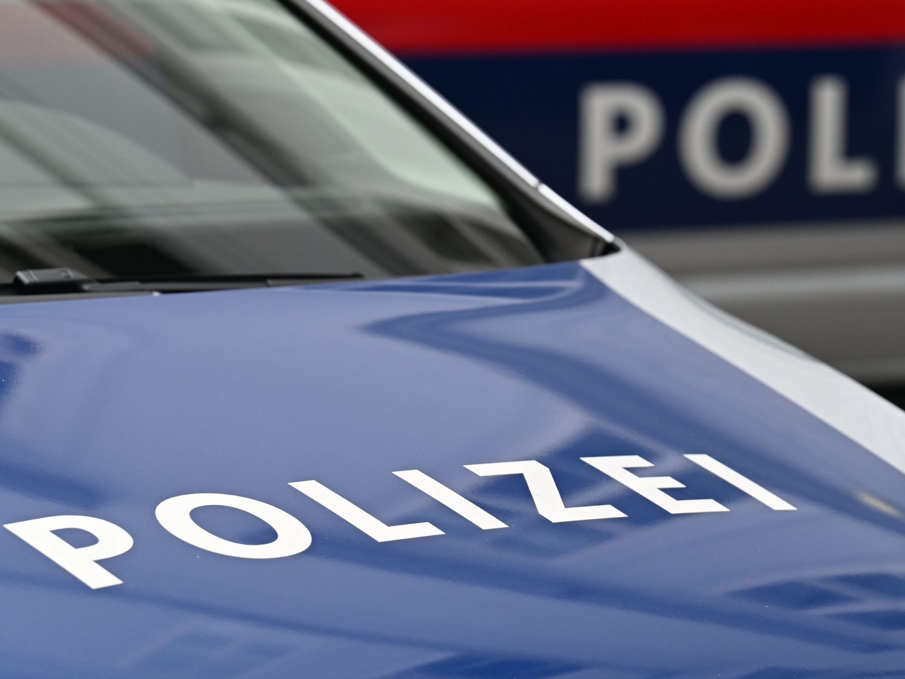 Die Polizei verhaftete einen 14-Jährigen nach einem Raub. Die Polizei verhaftete einen 14-Jährigen nach einem Raub.
