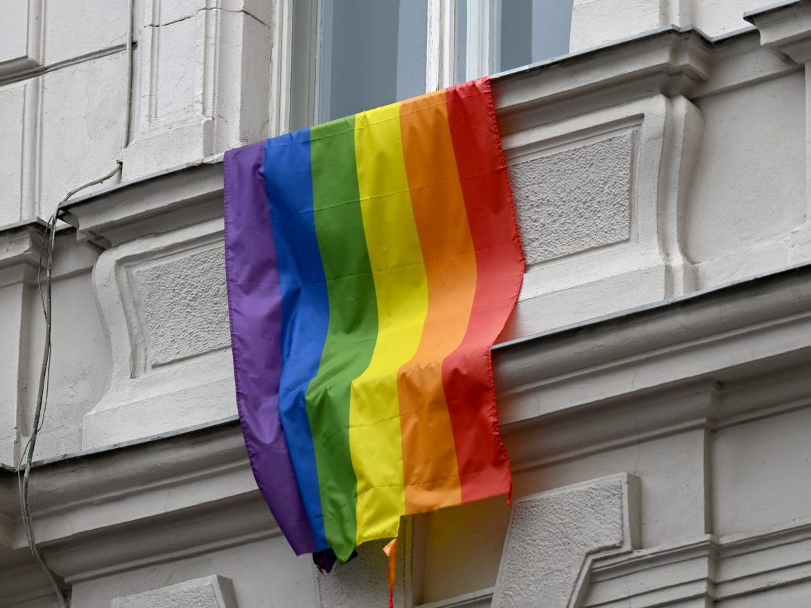 Die LGBTIQ+-Community will Gegenmaßnahmen gegen Hassverbrechen. Die LGBTIQ+-Community will Gegenmaßnahmen gegen Hassverbrechen.