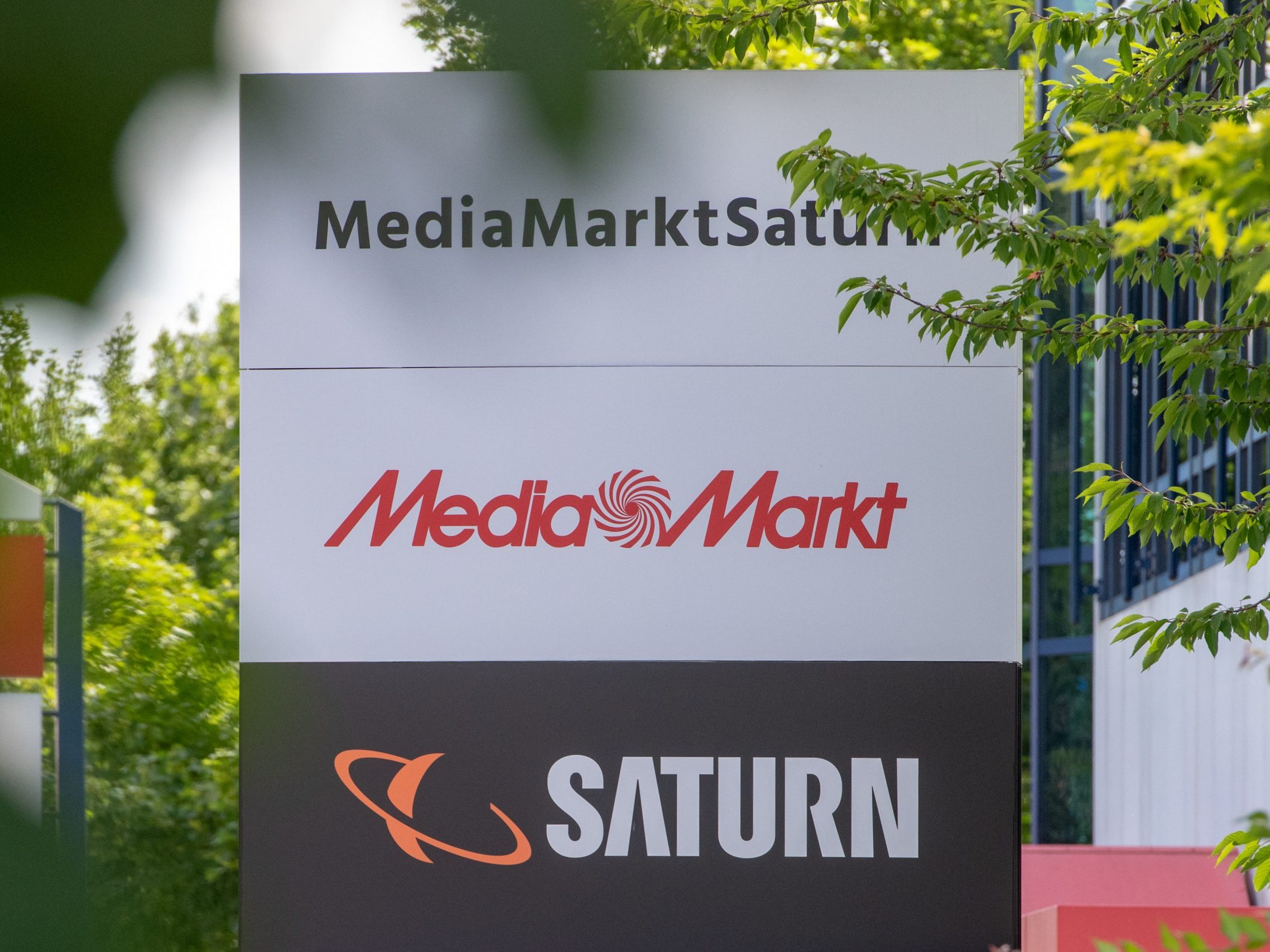 Bei Europas größtem Elektronik-Fachhändler Mediamarkt-Saturn mischen künftig die Chinesen kräftig mit.