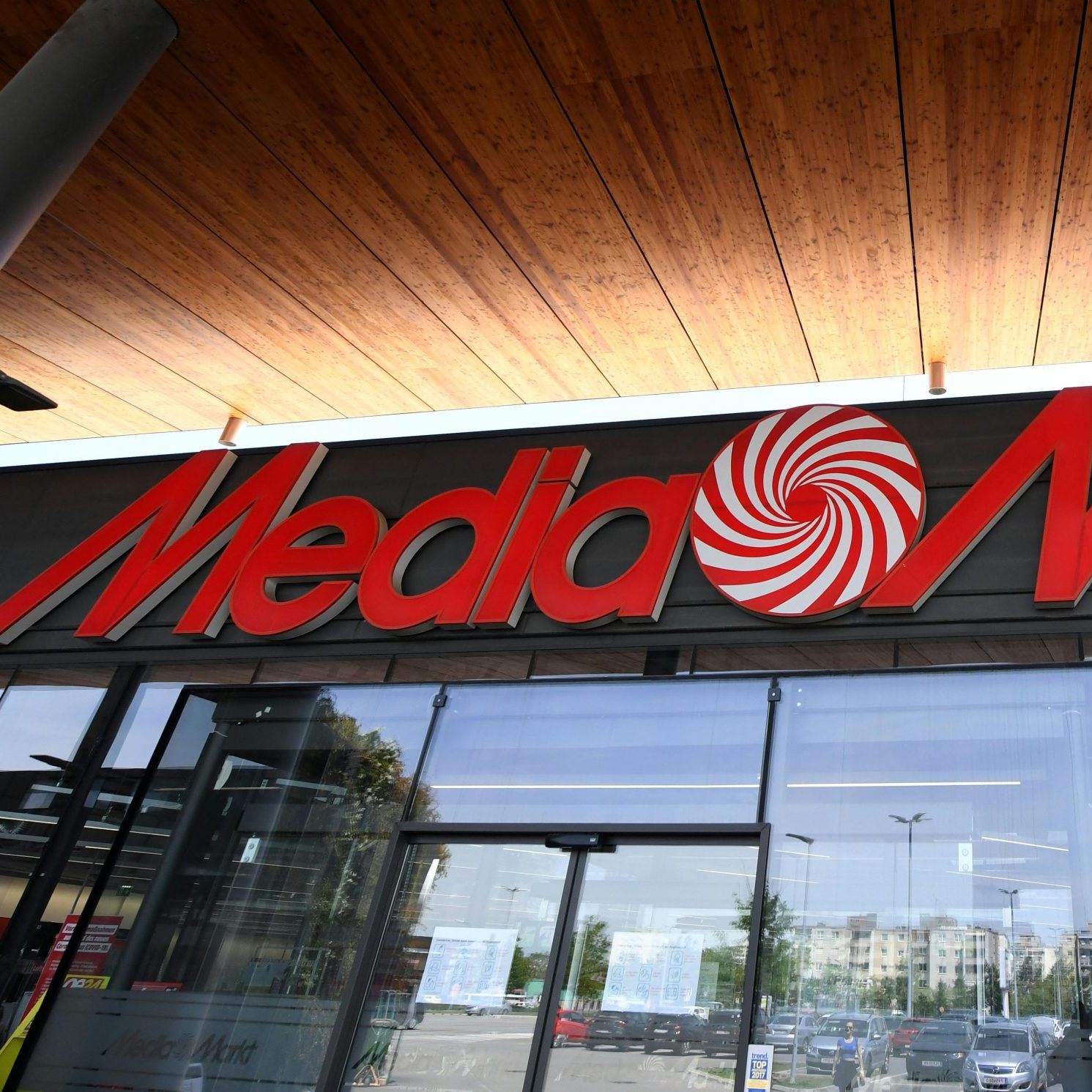 Der chinesische Onlinehändler JD.com verhandelt laut Medienberichten mit Ceconomy-Aktionären über eine mögliche Übernahme von MediaMarkt und Saturn.