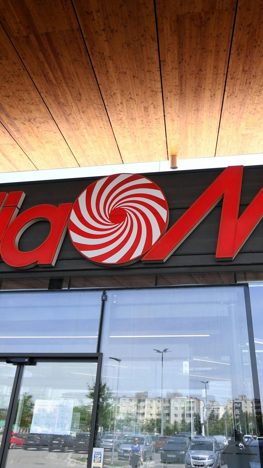 Der chinesische Onlinehändler JD.com verhandelt laut Medienberichten mit Ceconomy-Aktionären über eine mögliche Übernahme von MediaMarkt und Saturn.