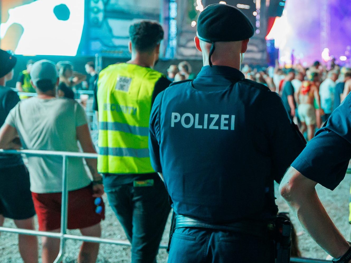 Der 22-Jährige verstarb plötzlich bei einem Security-Einsatz. Der 22-Jährige verstarb plötzlich bei einem Security-Einsatz.