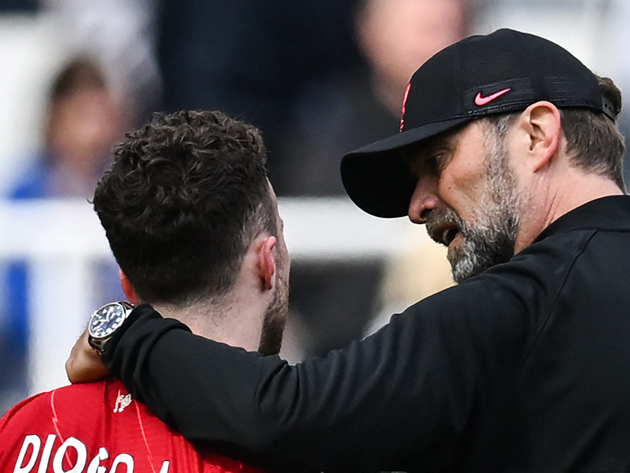 Diogo Jota gemeinsam mit Jürgen Klopp