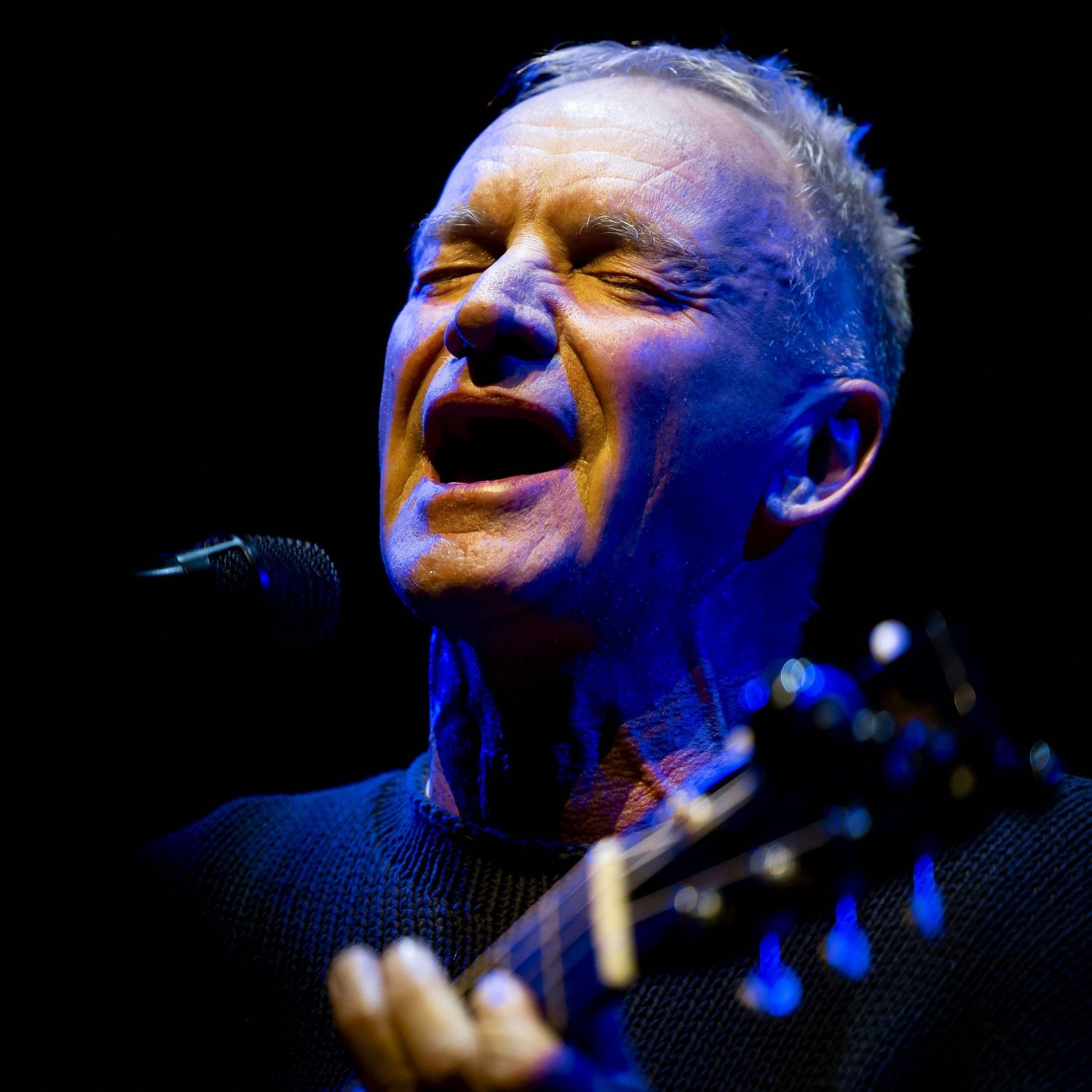 Sting begeisterte auf der Burg Clam mit neuem Trio-Format.