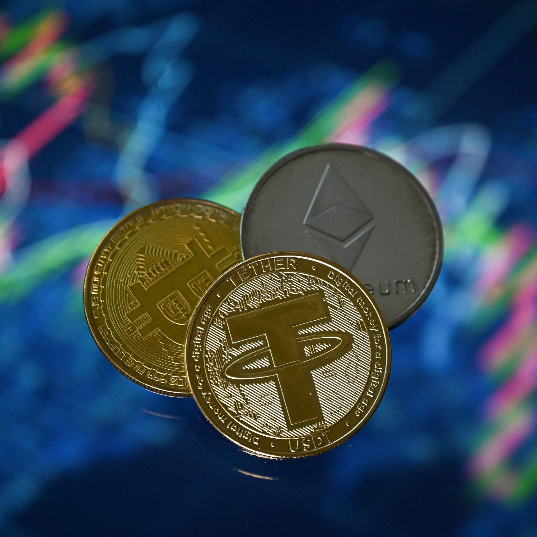 Gold als Absicherung gegen wirtschaftliche Unsicherheiten: Tether erhöht Goldreserven auf 80 Tonnen, gelagert in Schweizer Tresor.