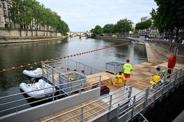 FRANCE-ENVIRONMENT-WEATHER-LEISURE